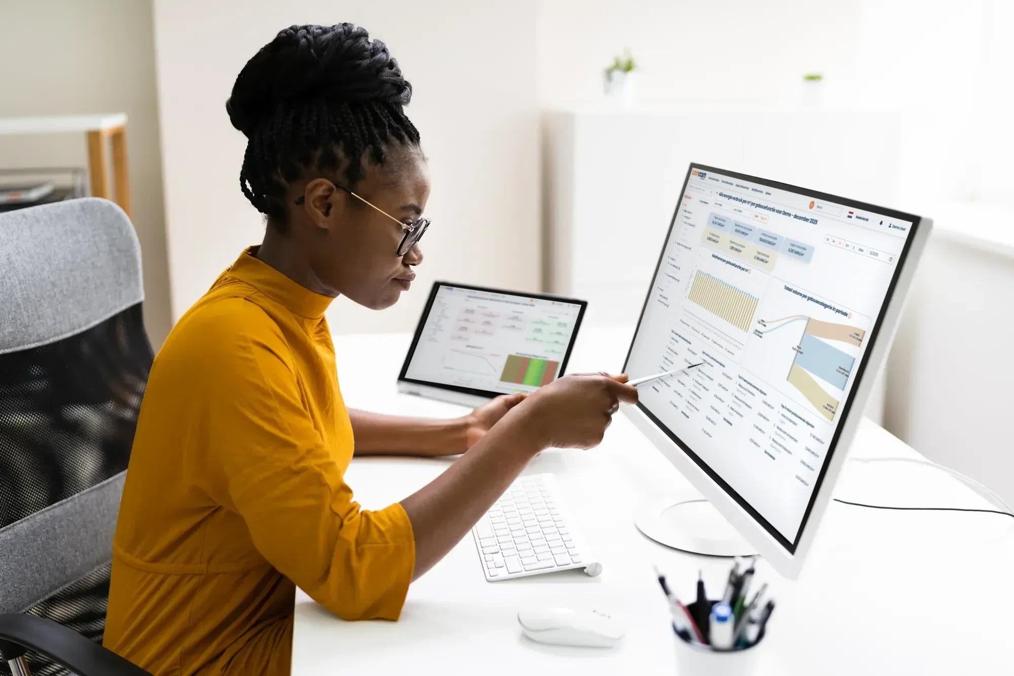 From monthly invoice to quarter-hour data: the difference between observing and steering